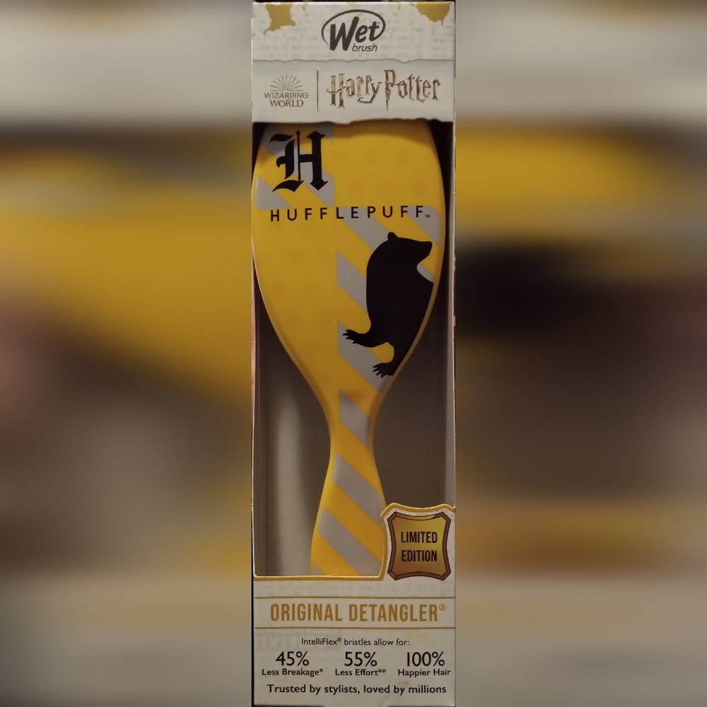 Yellow and Black Hair Styling Tool for Effortless Hair Management